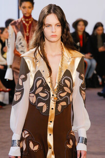 Details Chloé Fall 2018 Ready-to-Wear , Детали коллекции Хлоя осень зима 2018 , Fashion show , неделя моды в Париже , PFW , Paris Fashion Week , Mainstyles